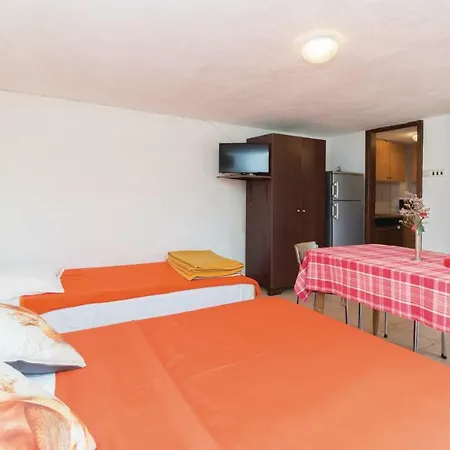 Apartment 0-bedroom In