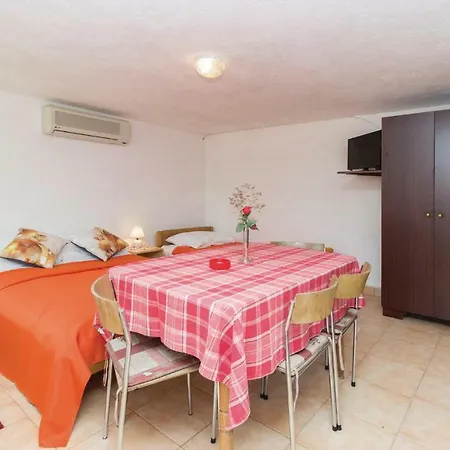 0-bedroom In Apartment Tkon